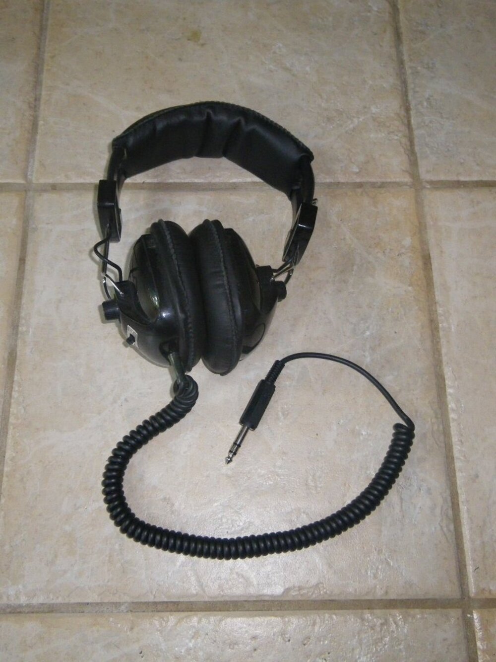Vintage Labtec LT 20 Stereo Headphones Made in Tiawan